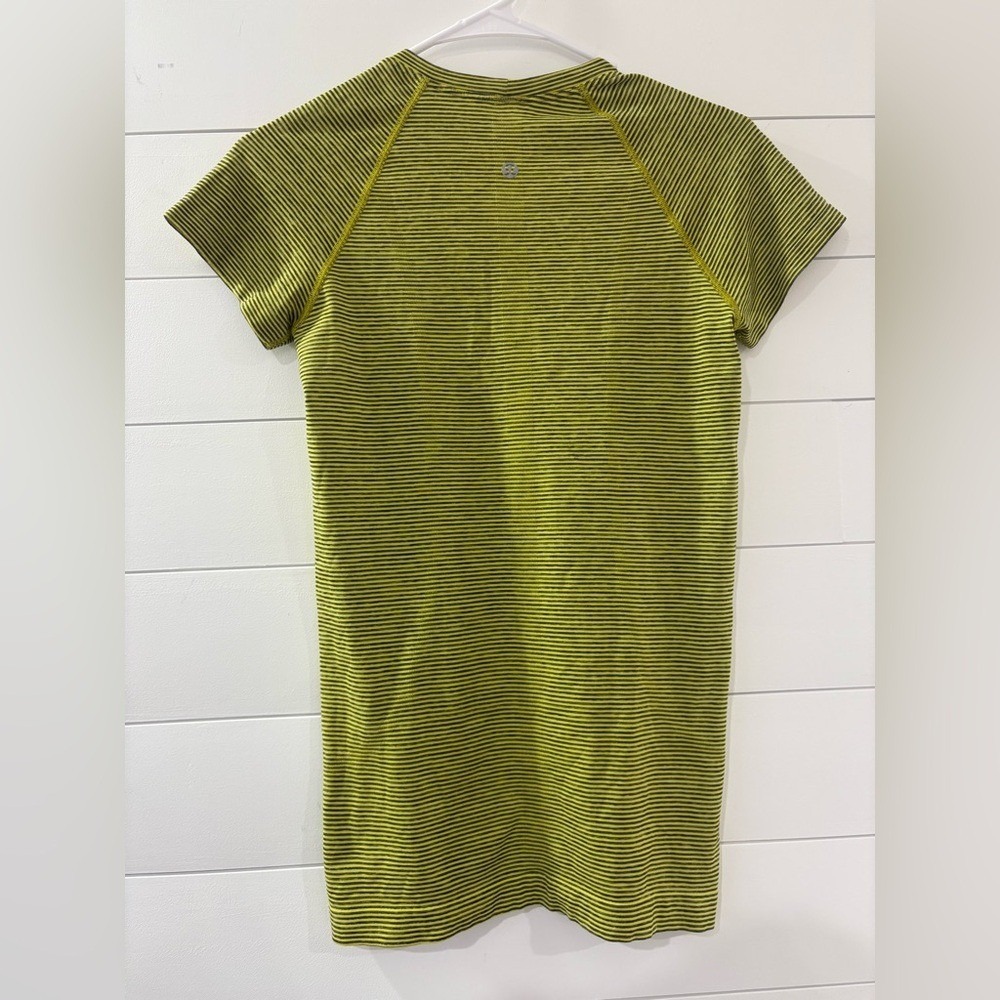 Lululemon Swiftly Tech Short Sleeve 2.0 Sonic Yellow Size 6 - Picture 5 of 13